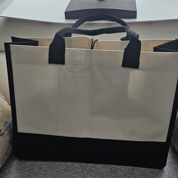 BeeGreen Canvas Tote - Picture 2 of 4